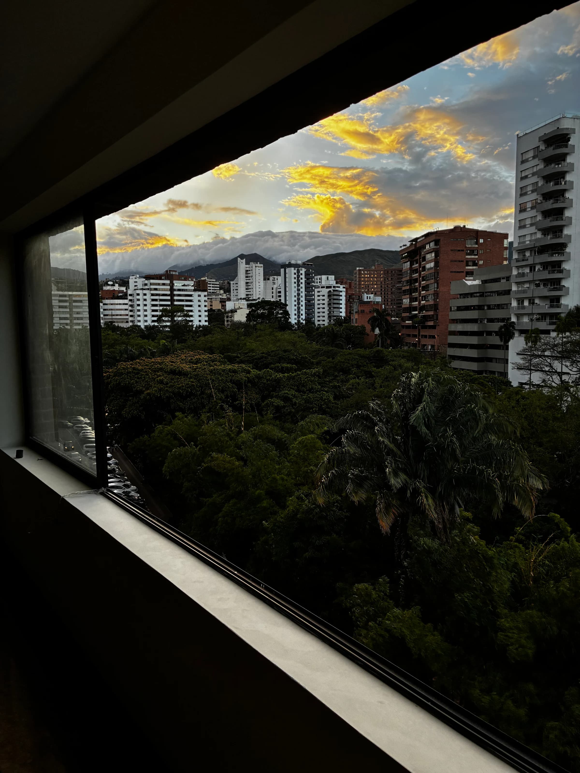 Vista al atardecer desde el Peñón del Río